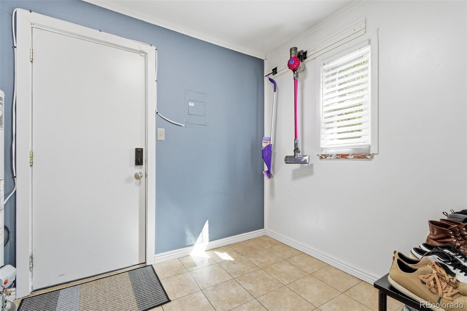 MLS Image #23 for 930 s bryant street,denver, Colorado