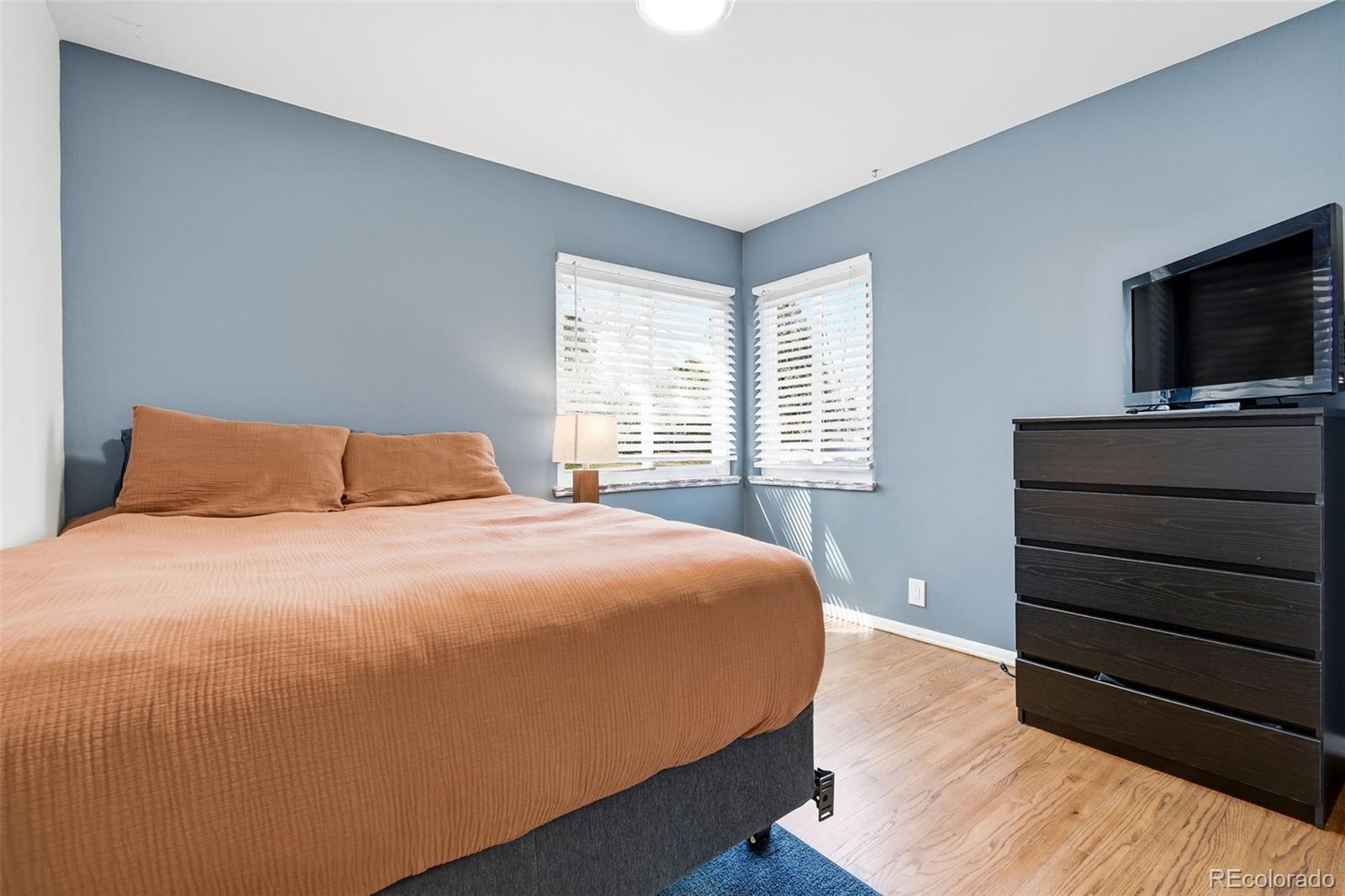 MLS Image #3 for 930 s bryant street,denver, Colorado