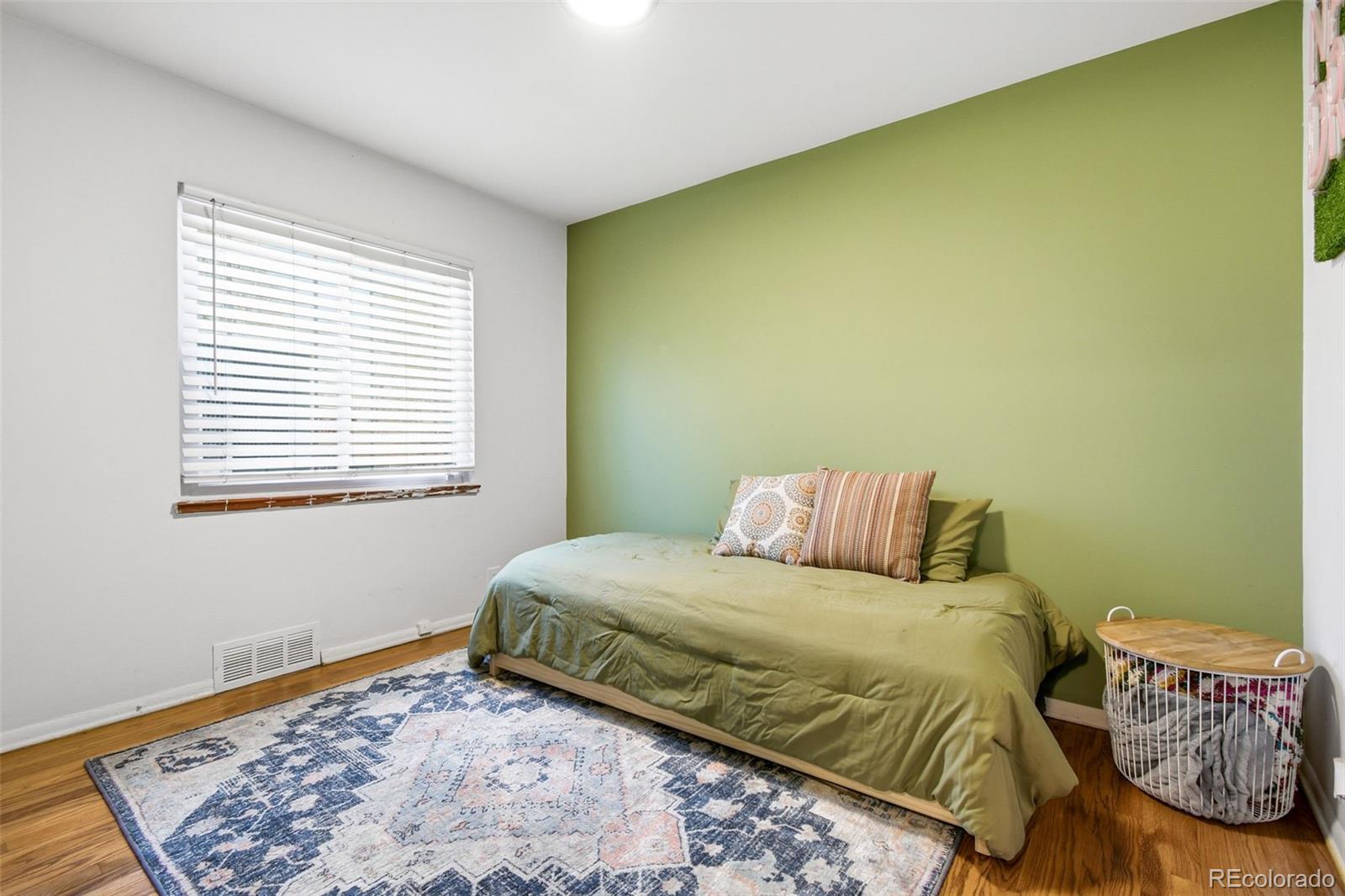 MLS Image #30 for 930 s bryant street,denver, Colorado