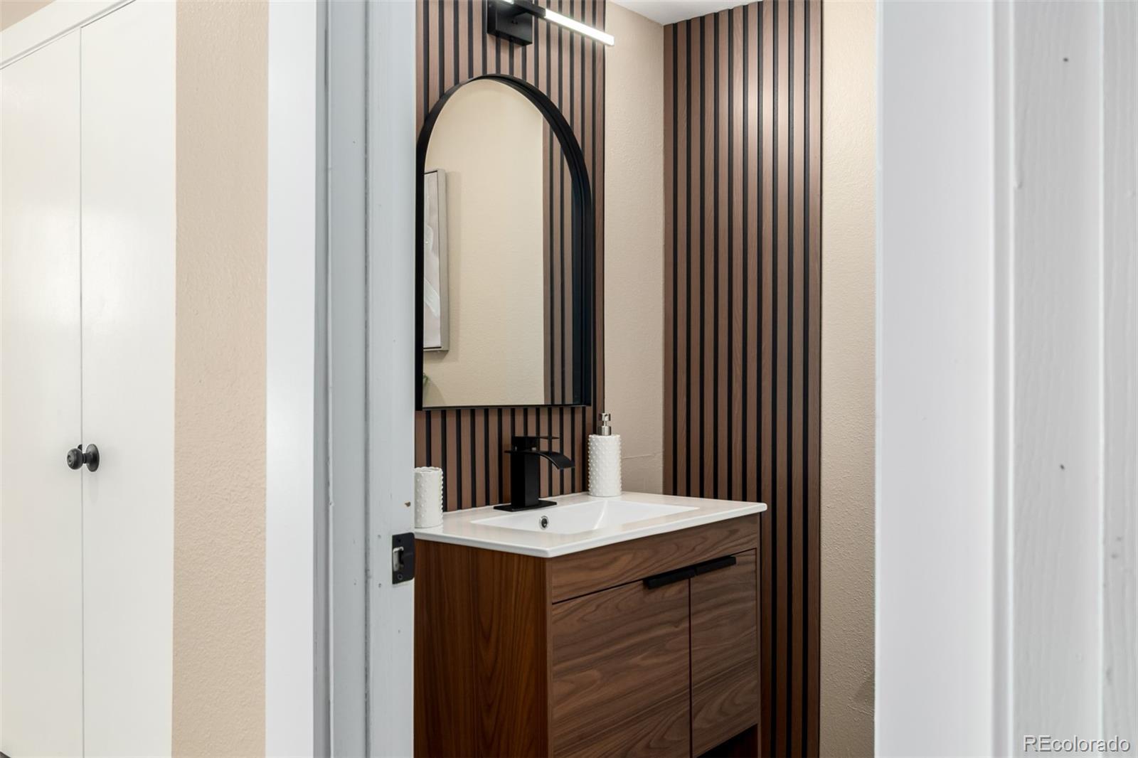 MLS Image #14 for 17053 e tennessee drive 104,aurora, Colorado