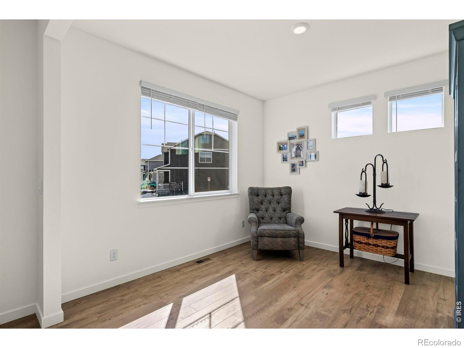 MLS Image #11 for 2555  siskin way,johnstown, Colorado