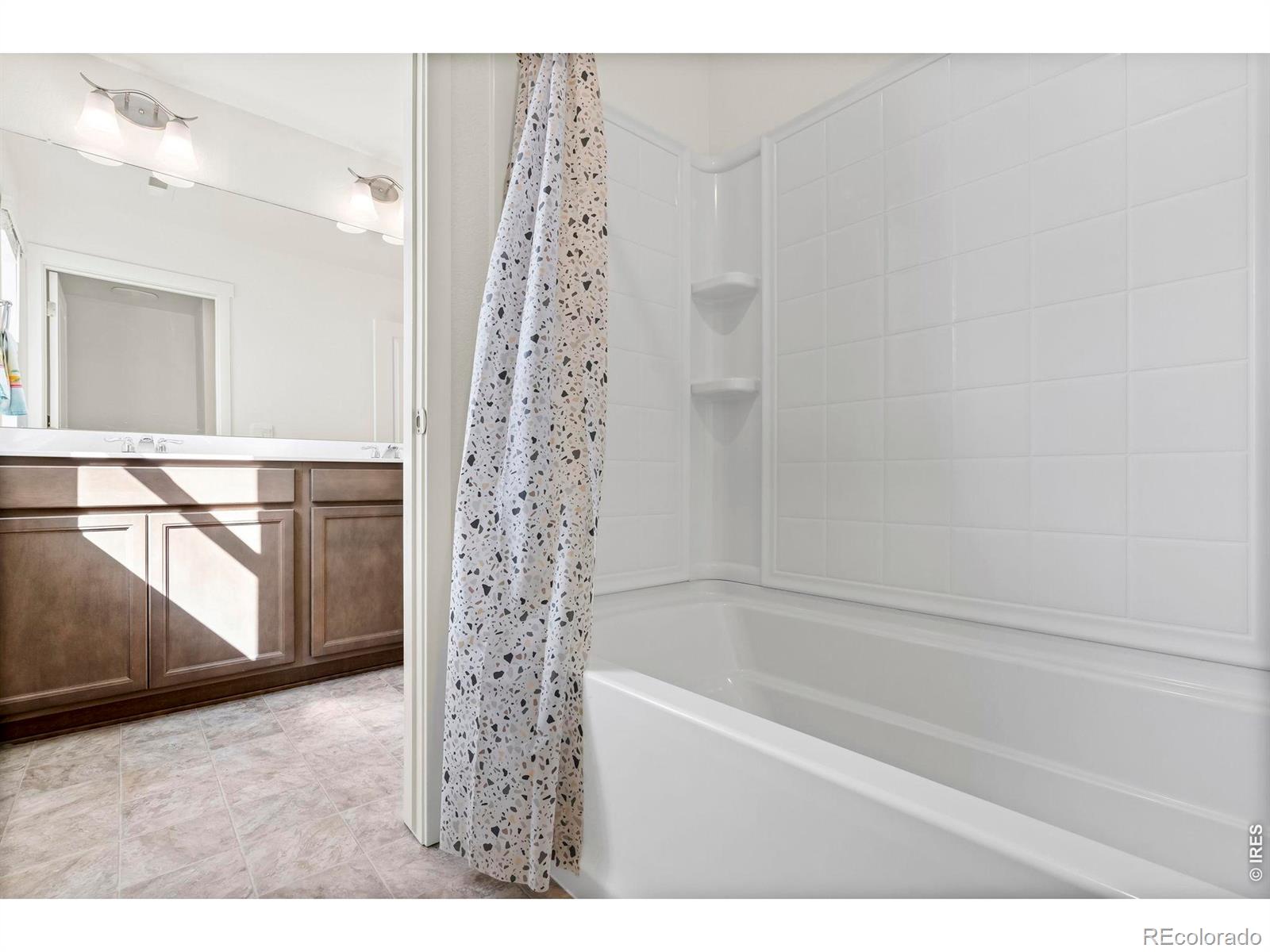 MLS Image #28 for 2555  siskin way,johnstown, Colorado