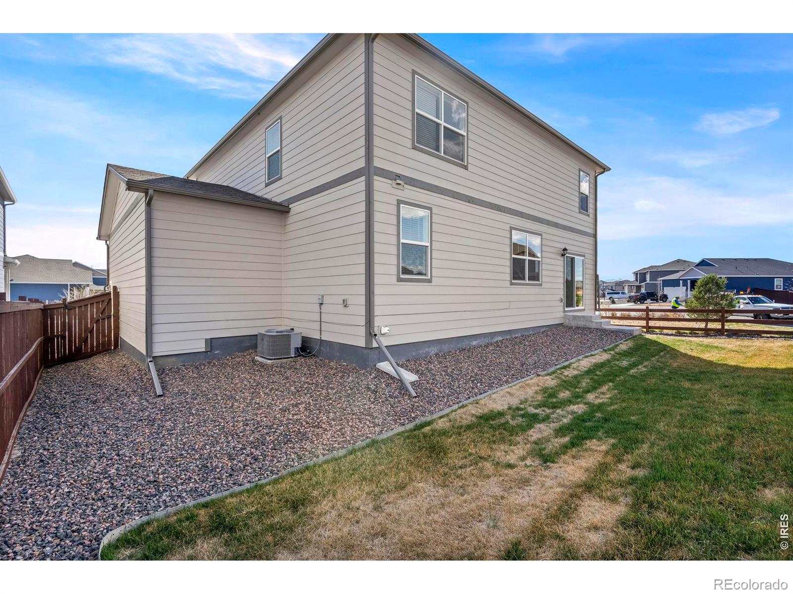 MLS Image #33 for 2555  siskin way,johnstown, Colorado