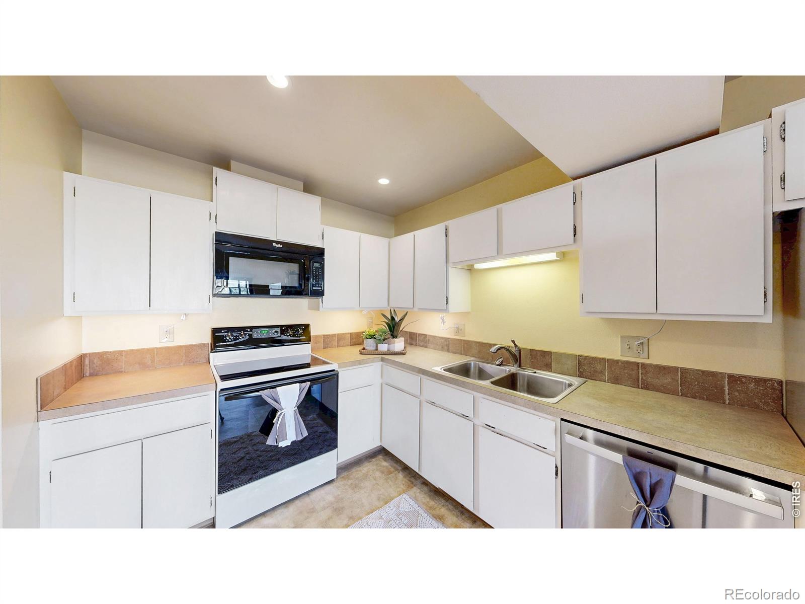MLS Image #7 for 705 e drake road,fort collins, Colorado