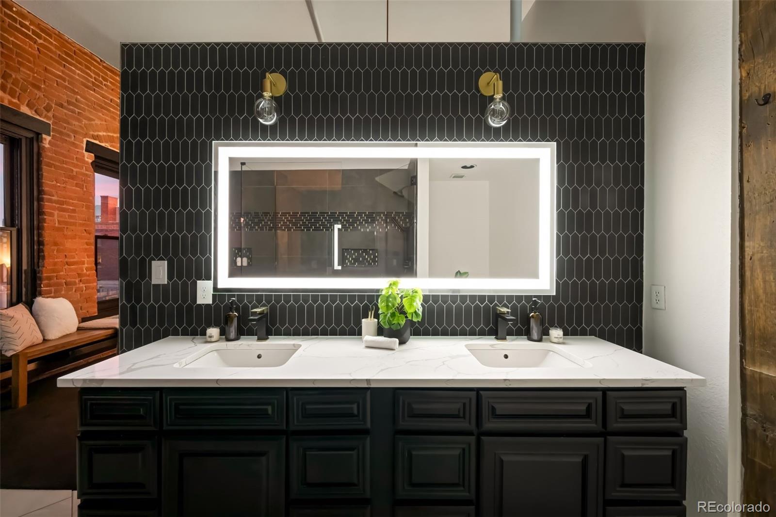 MLS Image #4 for 2560  blake street,denver, Colorado