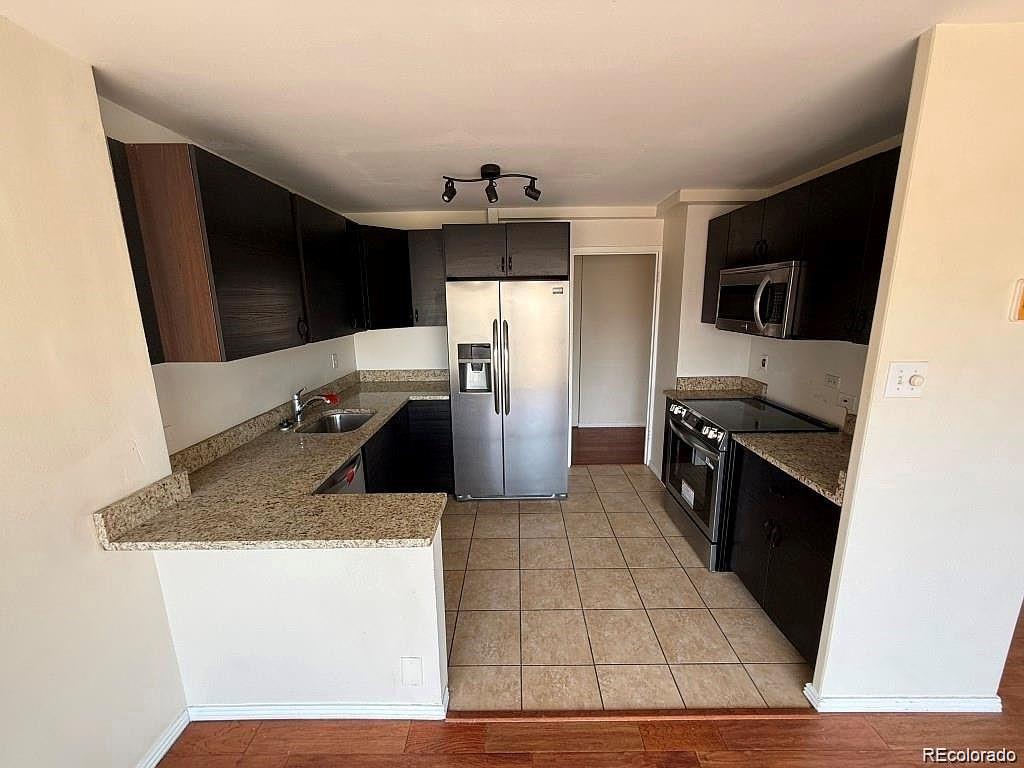 MLS Image #4 for 888 n logan street 5h,denver, Colorado