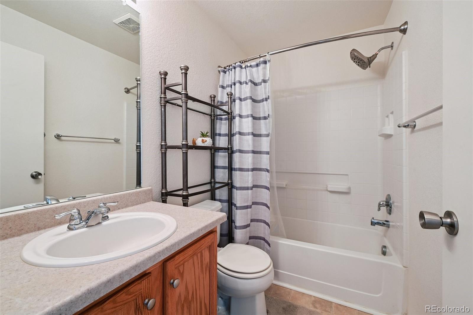MLS Image #17 for 5564  gibraltar street,denver, Colorado