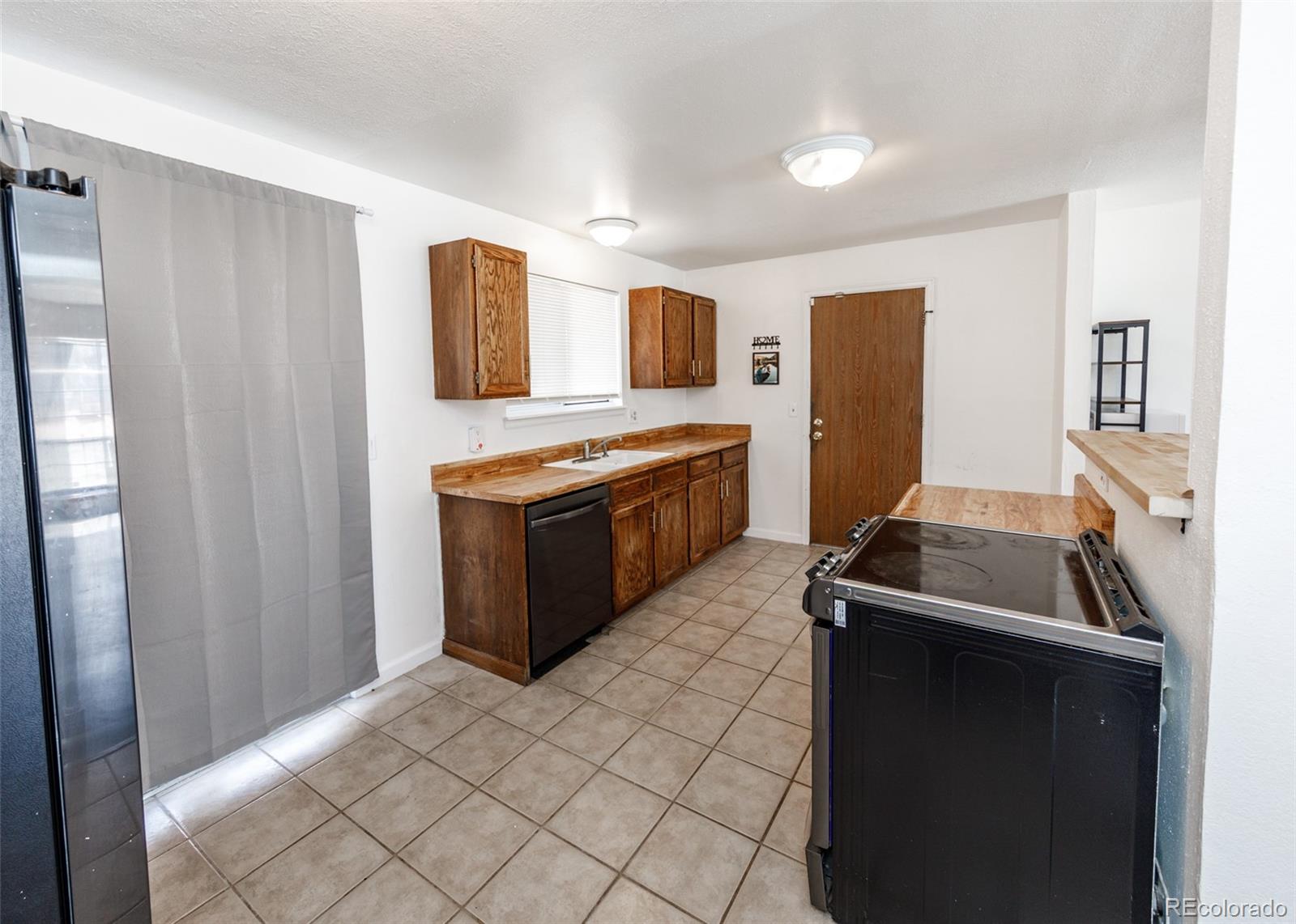 MLS Image #7 for 3084  maverick drive,colorado springs, Colorado