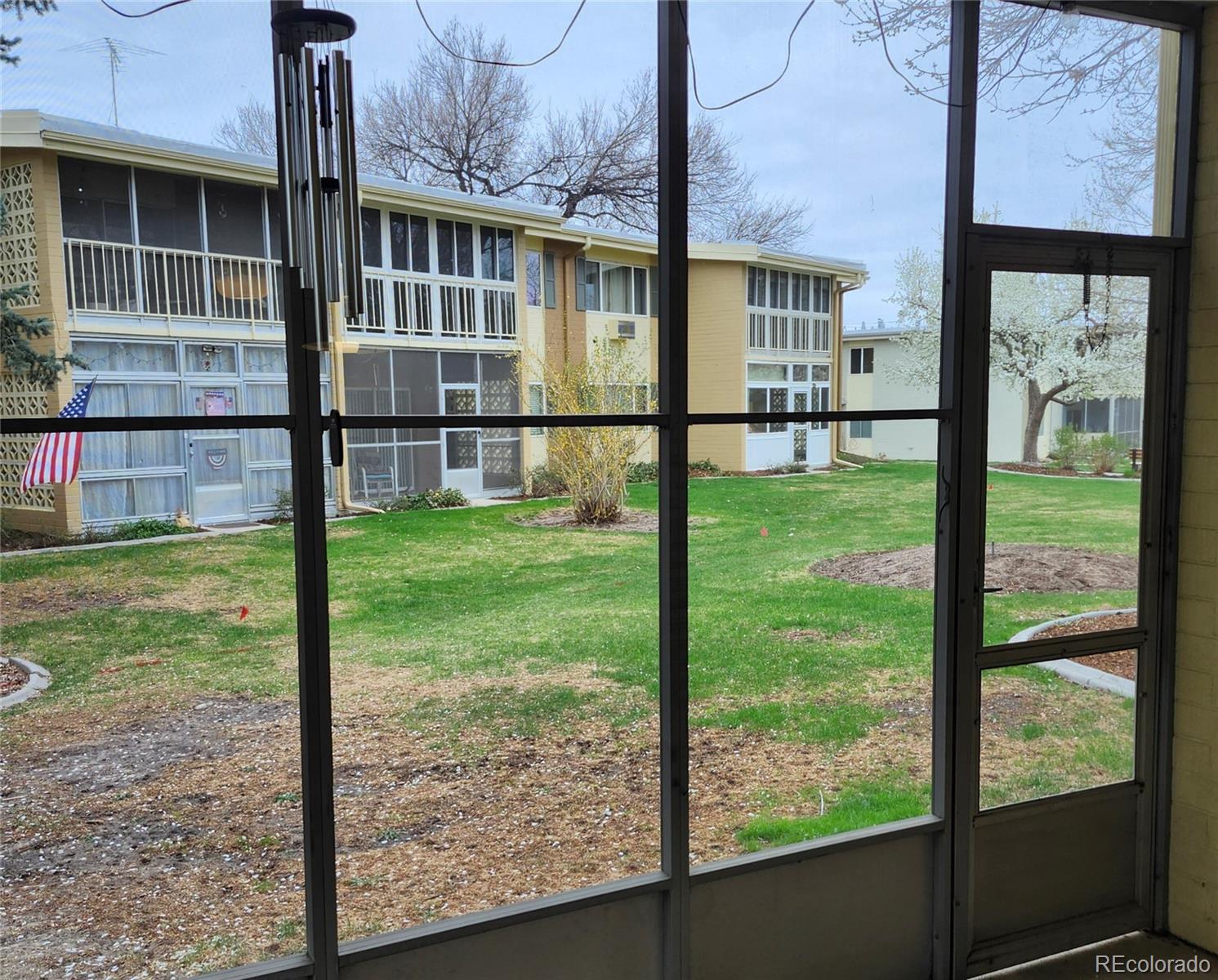 MLS Image #5 for 755 s clinton street 1a,denver, Colorado