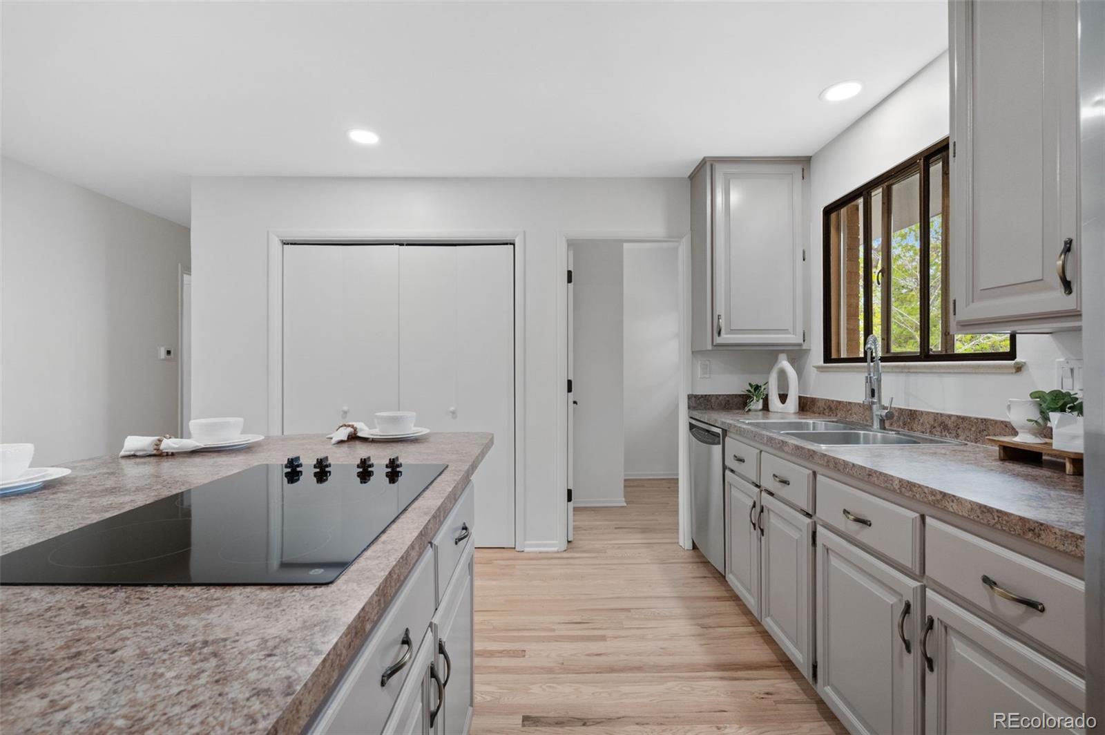 MLS Image #13 for 1020 s vance street,lakewood, Colorado