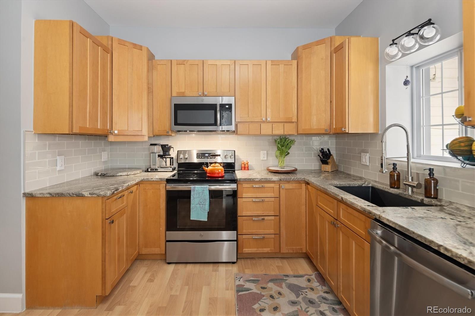 MLS Image #10 for 1374  poplar street,denver, Colorado