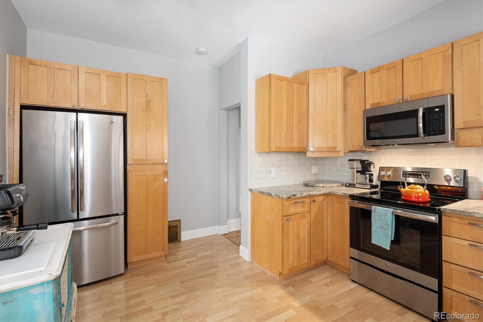 MLS Image #11 for 1374  poplar street,denver, Colorado