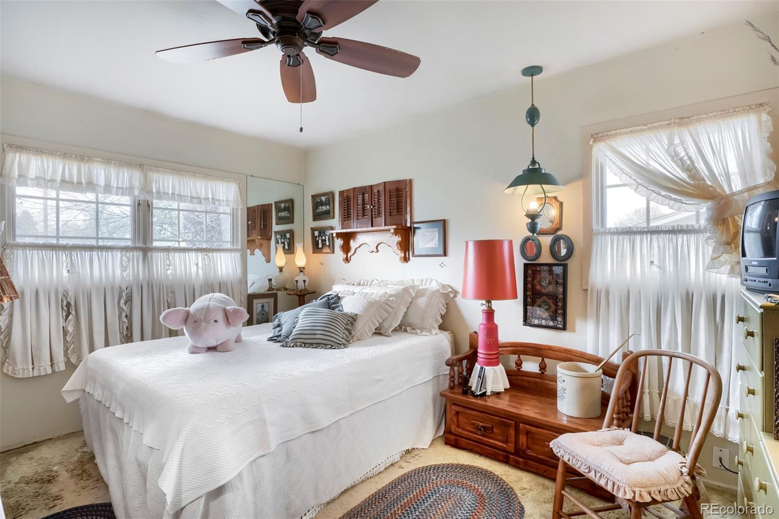 MLS Image #15 for 2823 s vrain street,denver, Colorado