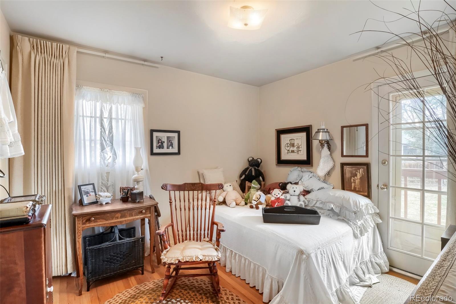 MLS Image #17 for 2823 s vrain street,denver, Colorado
