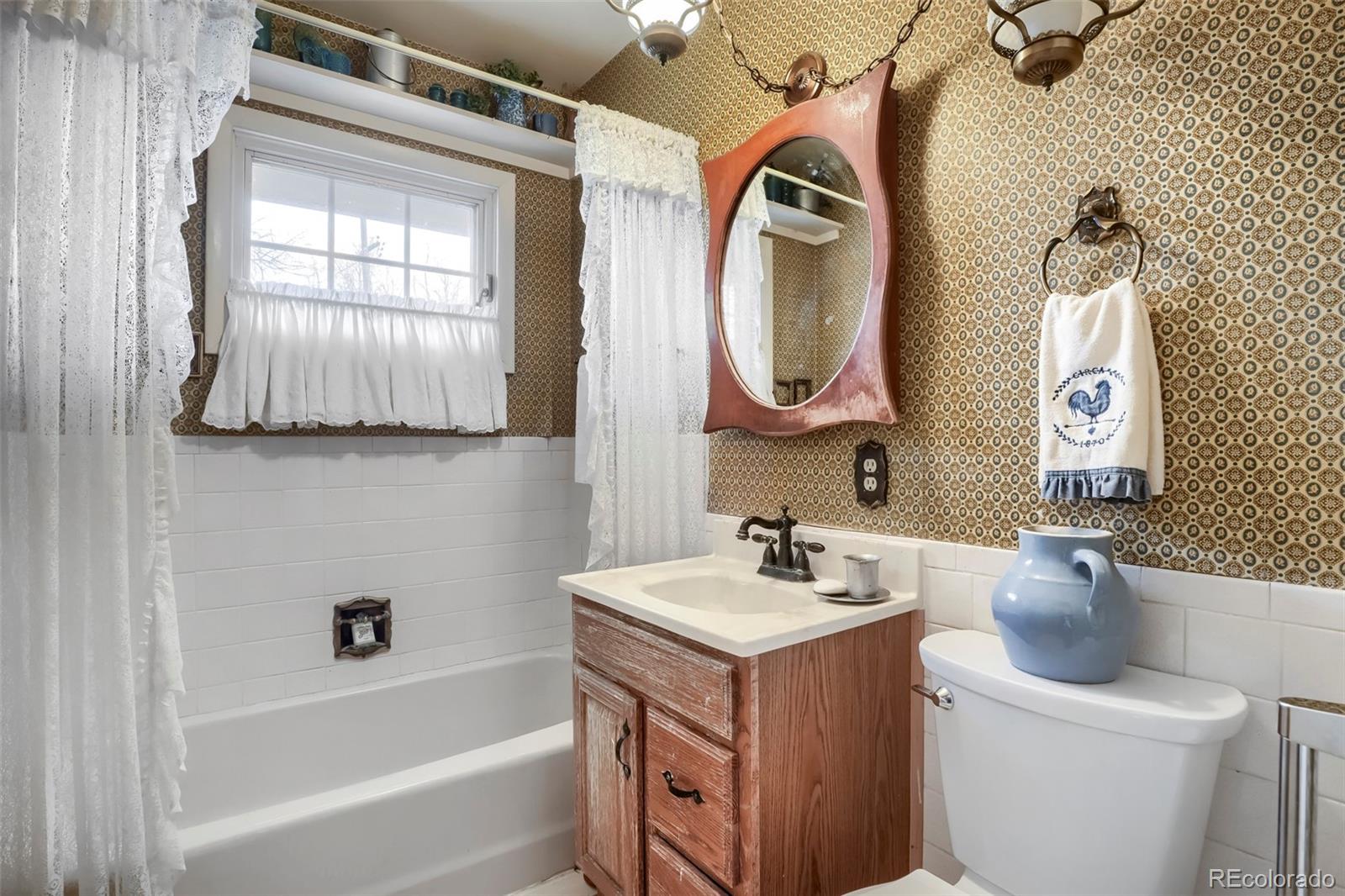MLS Image #22 for 2823 s vrain street,denver, Colorado