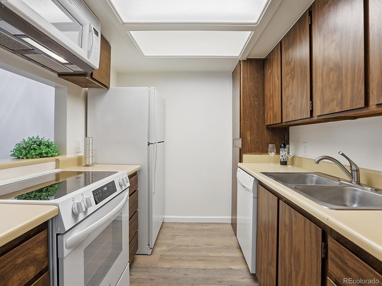 MLS Image #15 for 4671 s decatur street 128,englewood, Colorado