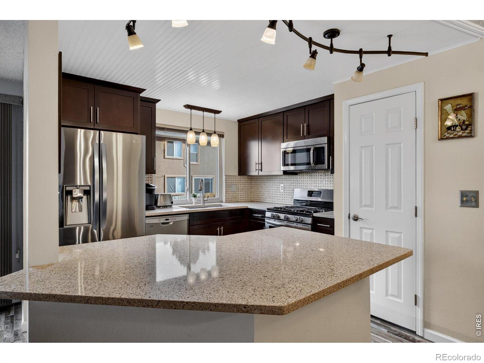 MLS Image #5 for 8096  lee court,arvada, Colorado