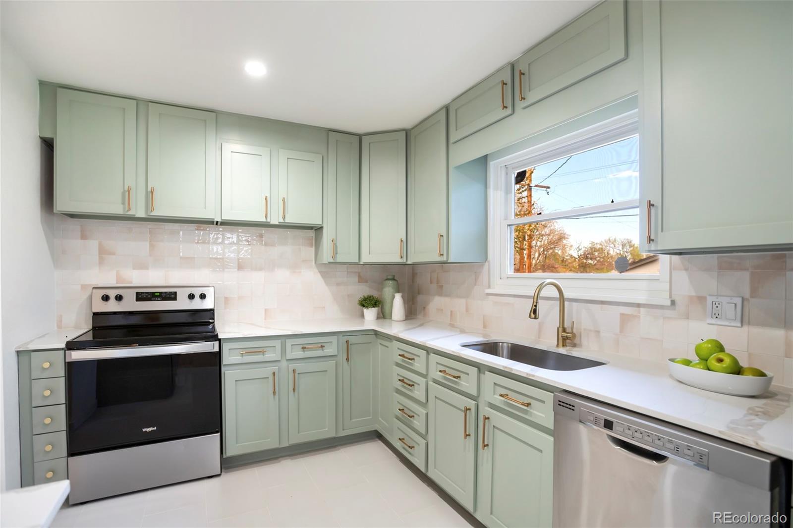 MLS Image #4 for 1606 s fairfax street,denver, Colorado