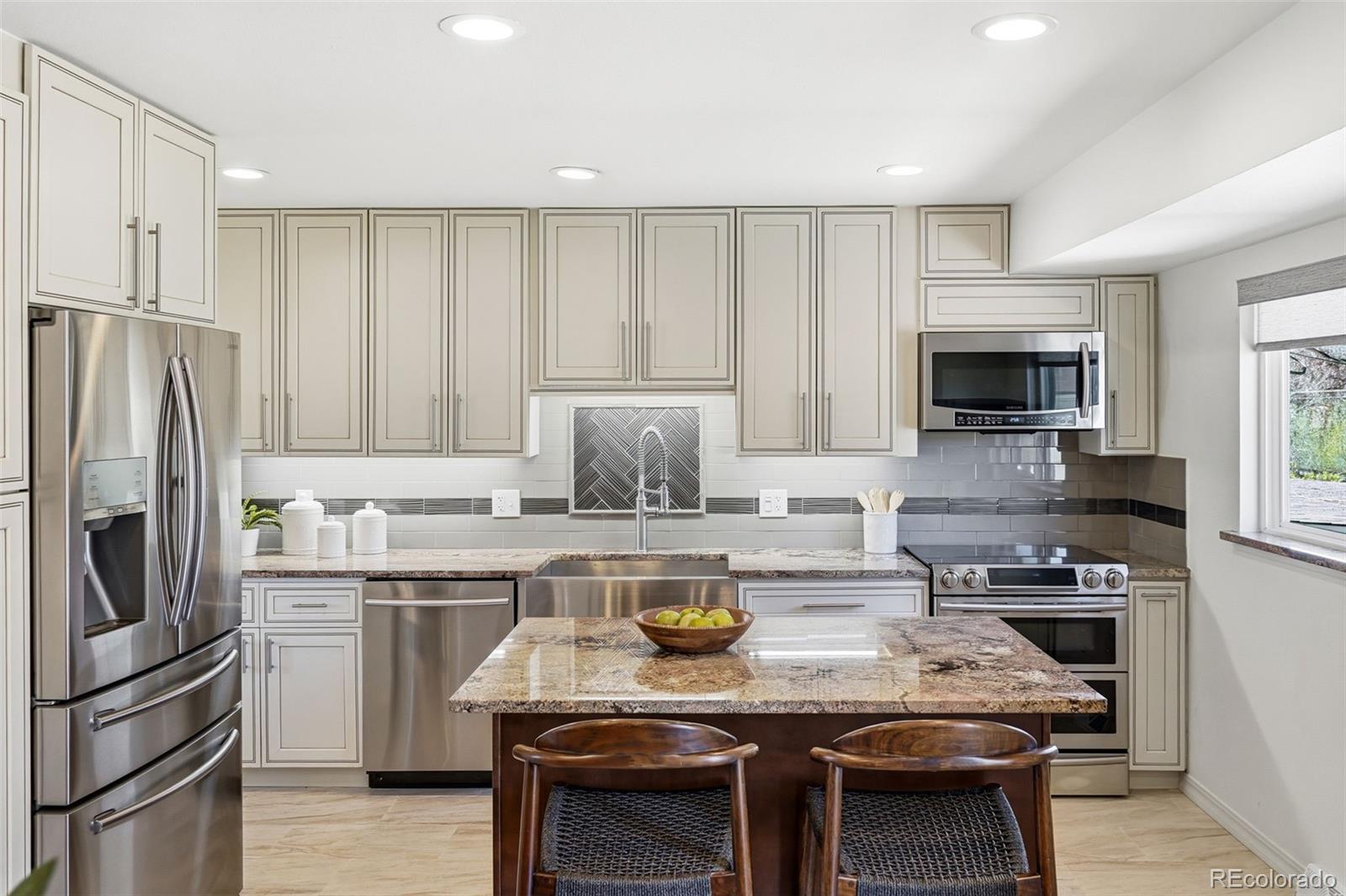 MLS Image #14 for 2725 s teller street,denver, Colorado
