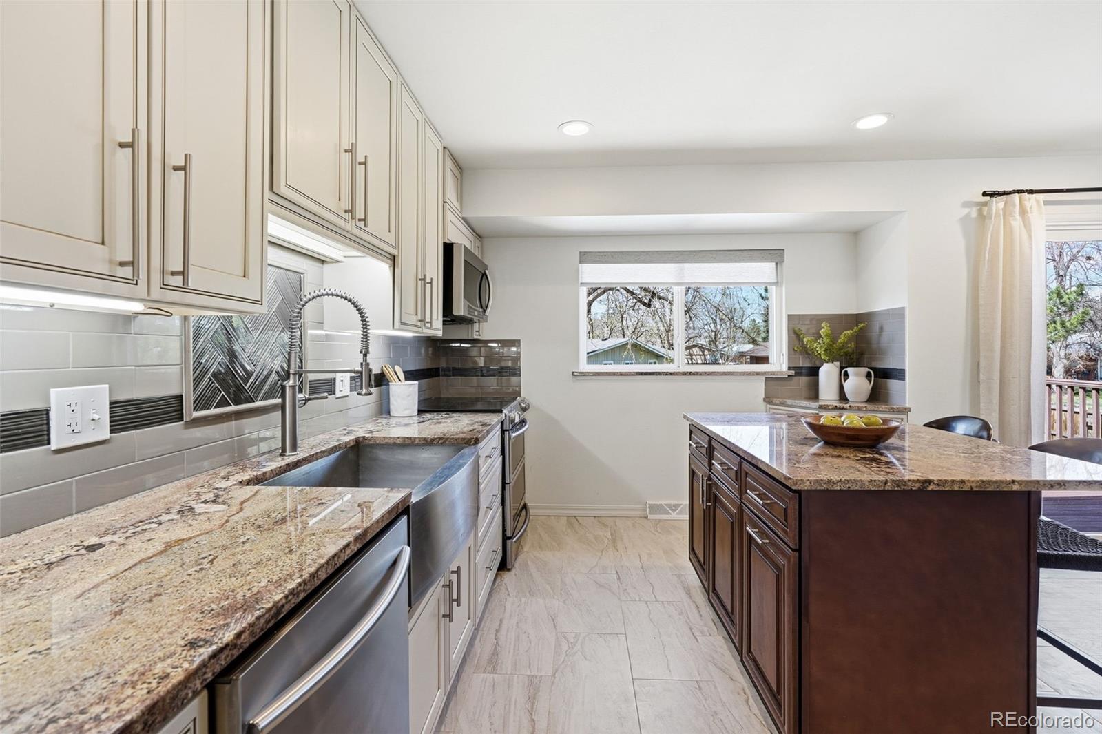 MLS Image #16 for 2725 s teller street,denver, Colorado
