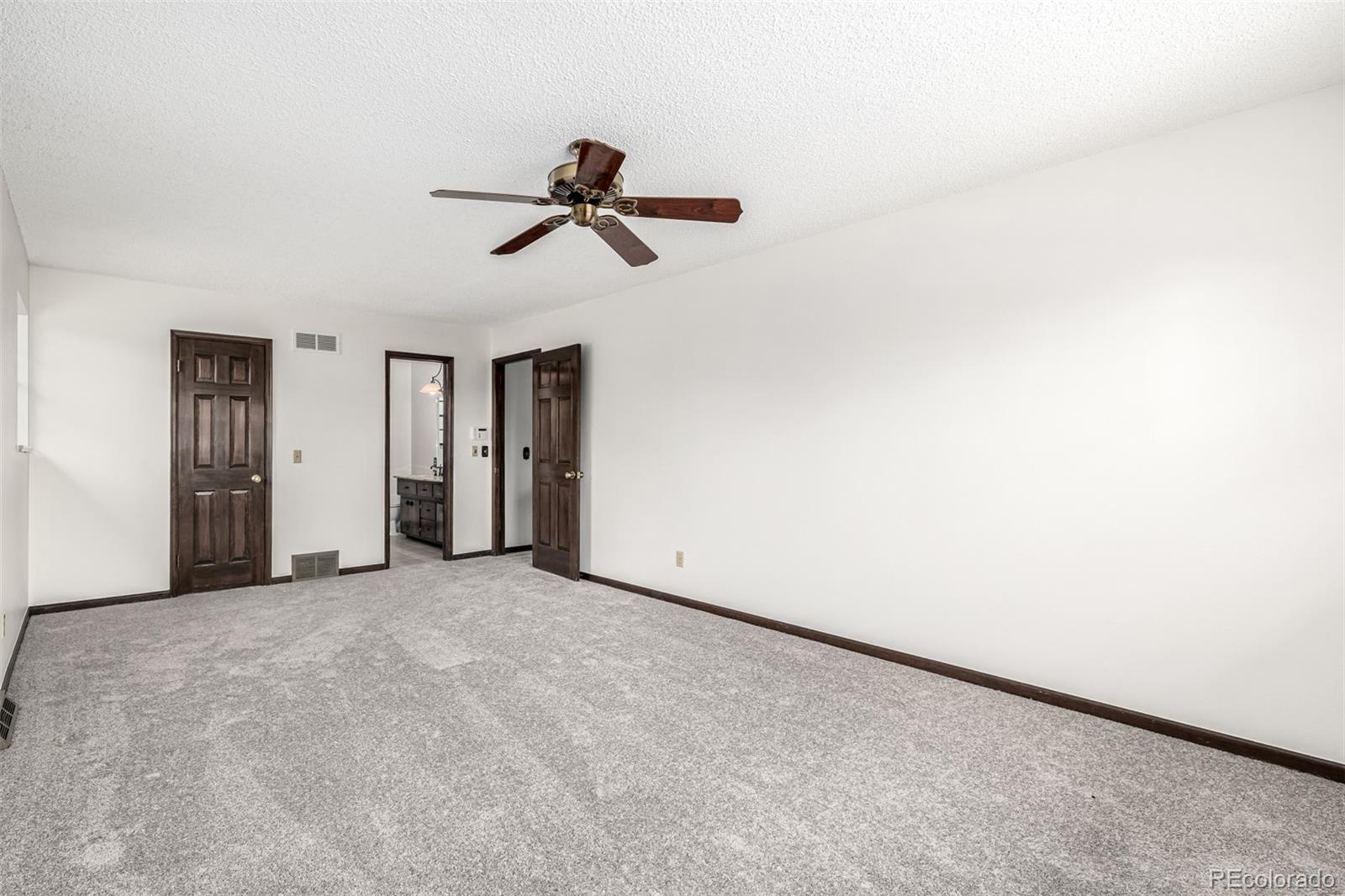 MLS Image #13 for 3645 s poplar street,denver, Colorado