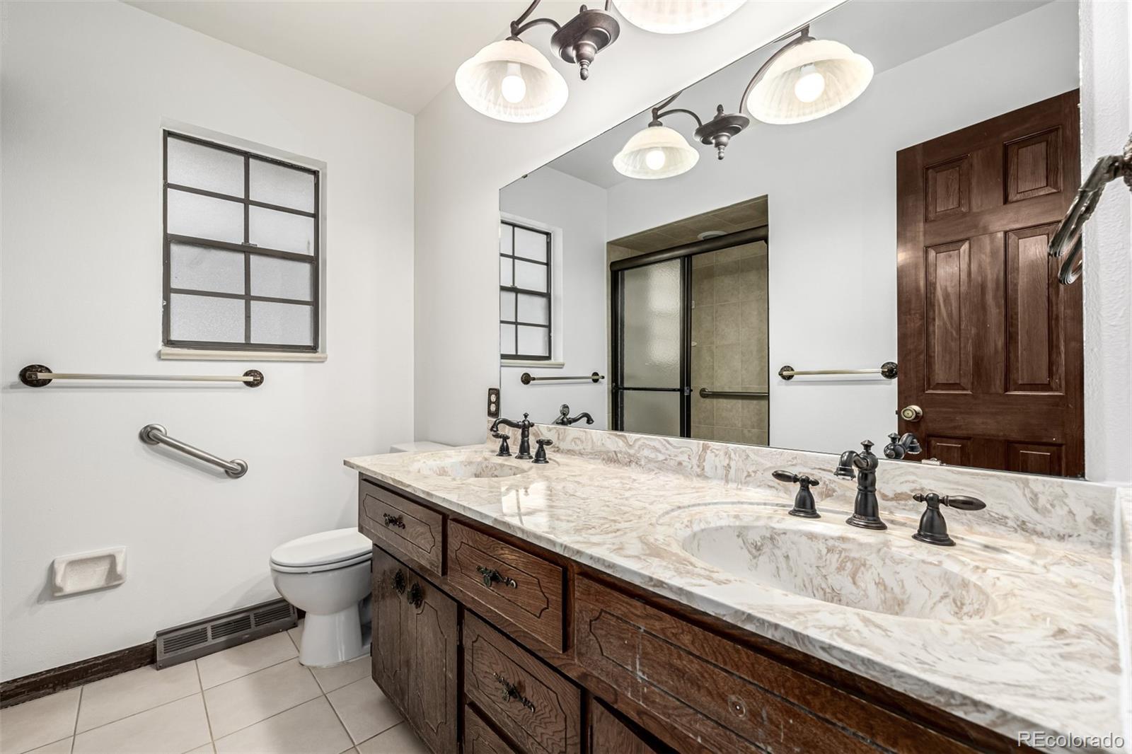 MLS Image #14 for 3645 s poplar street,denver, Colorado