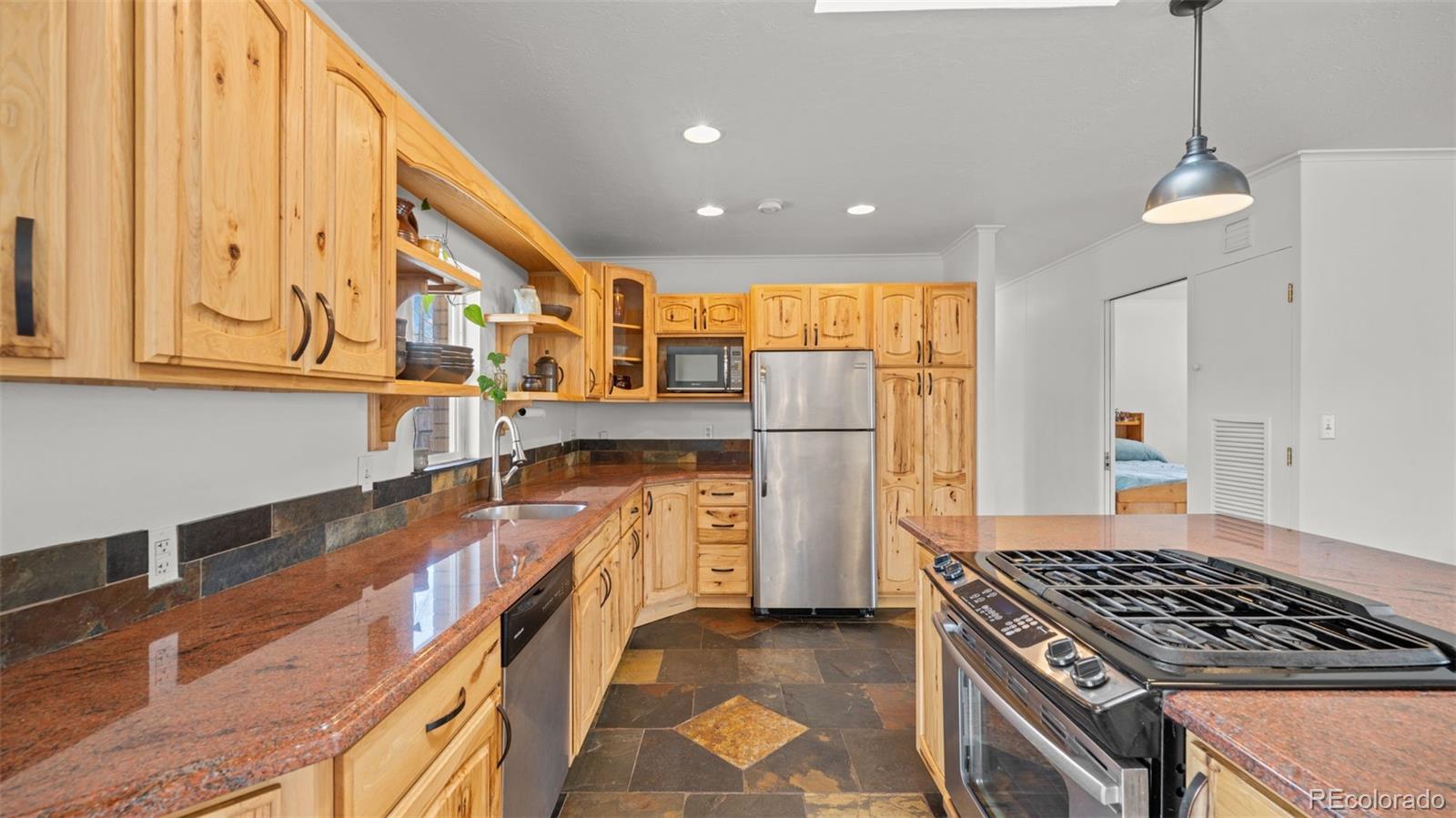 MLS Image #10 for 825  panorama drive,colorado springs, Colorado