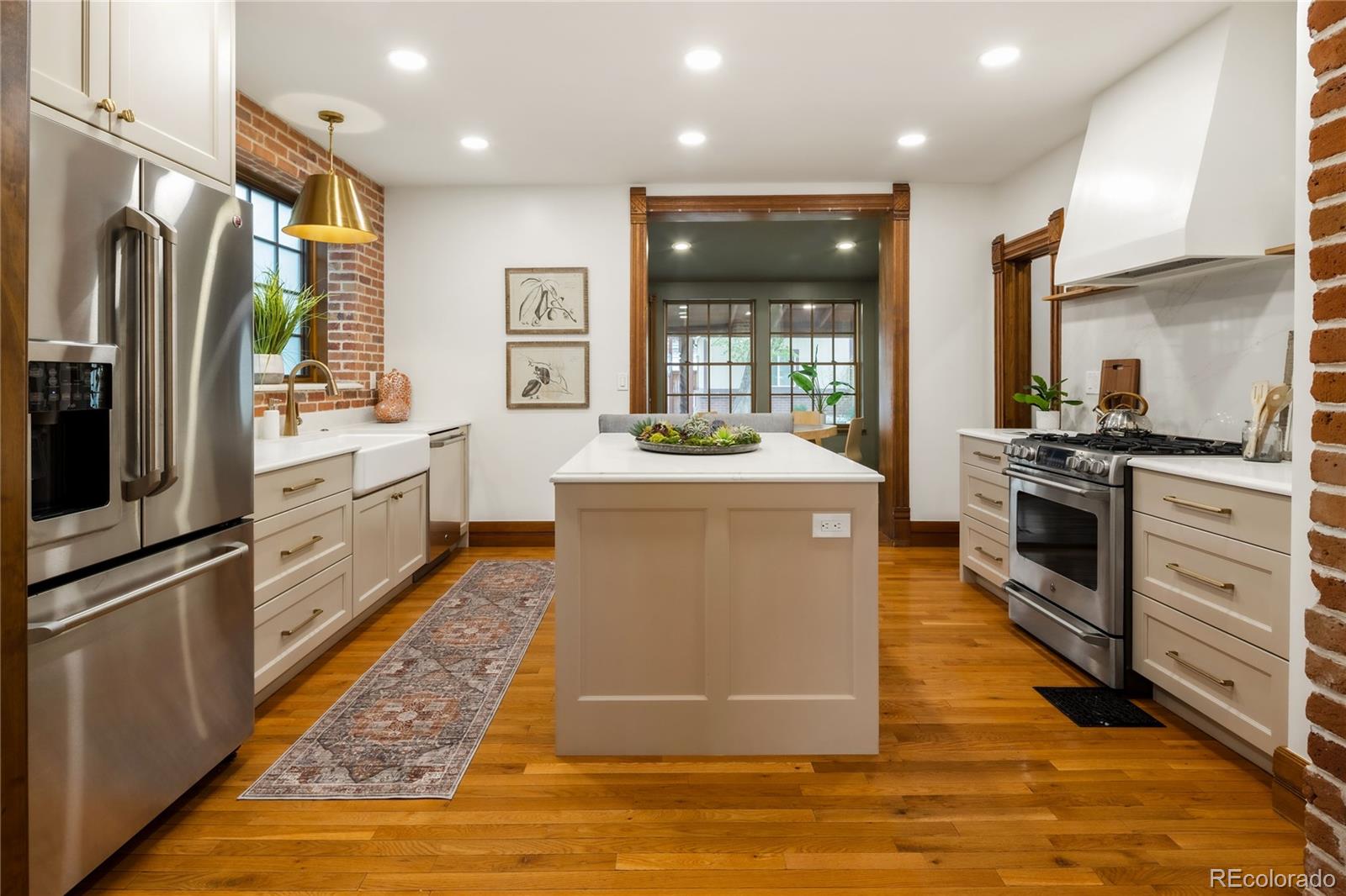 MLS Image #12 for 414 s pearl street,denver, Colorado
