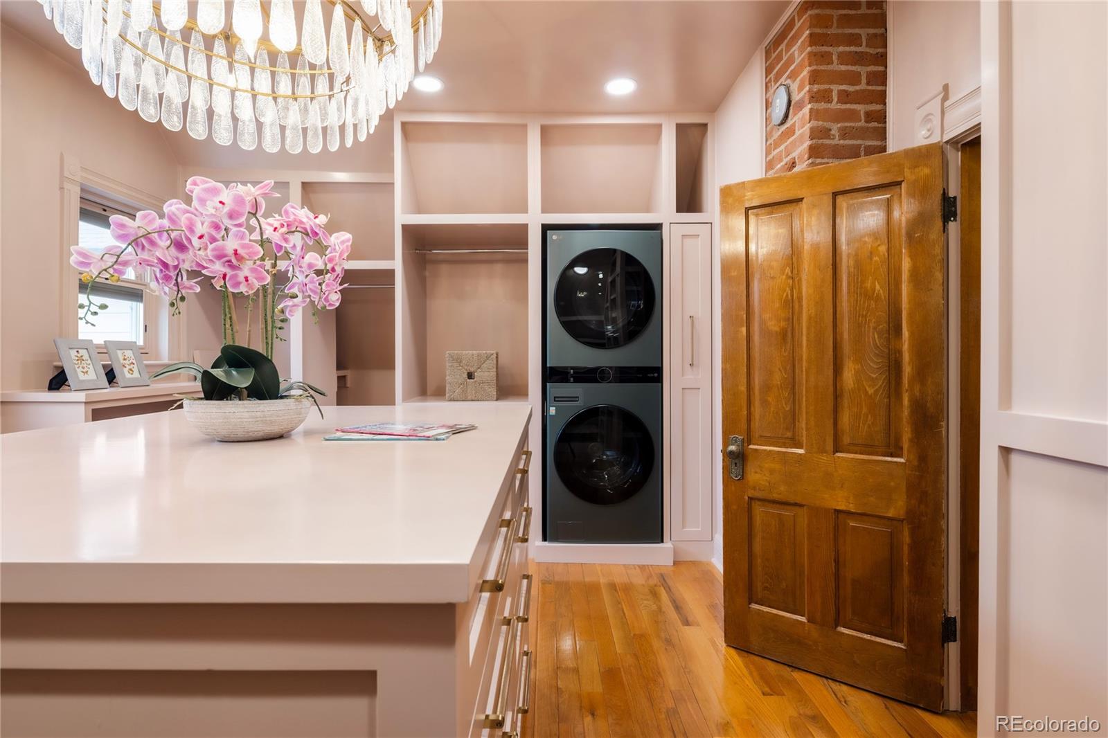 MLS Image #30 for 414 s pearl street,denver, Colorado