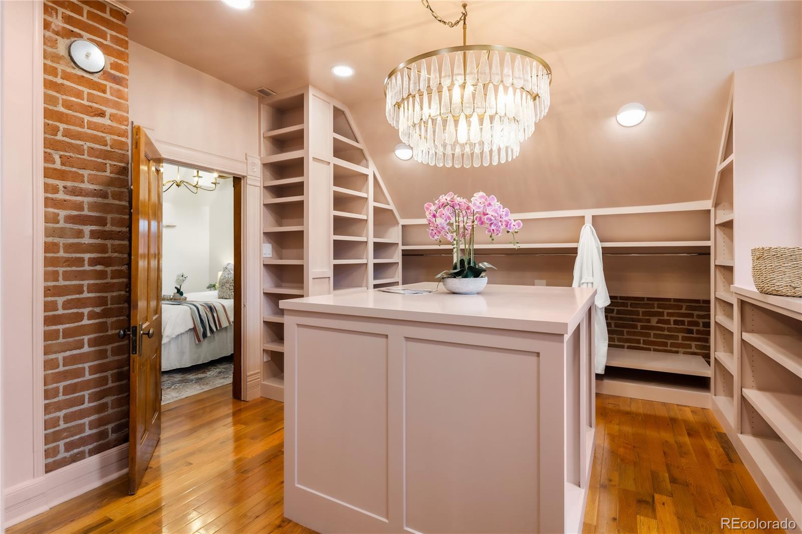 MLS Image #31 for 414 s pearl street,denver, Colorado