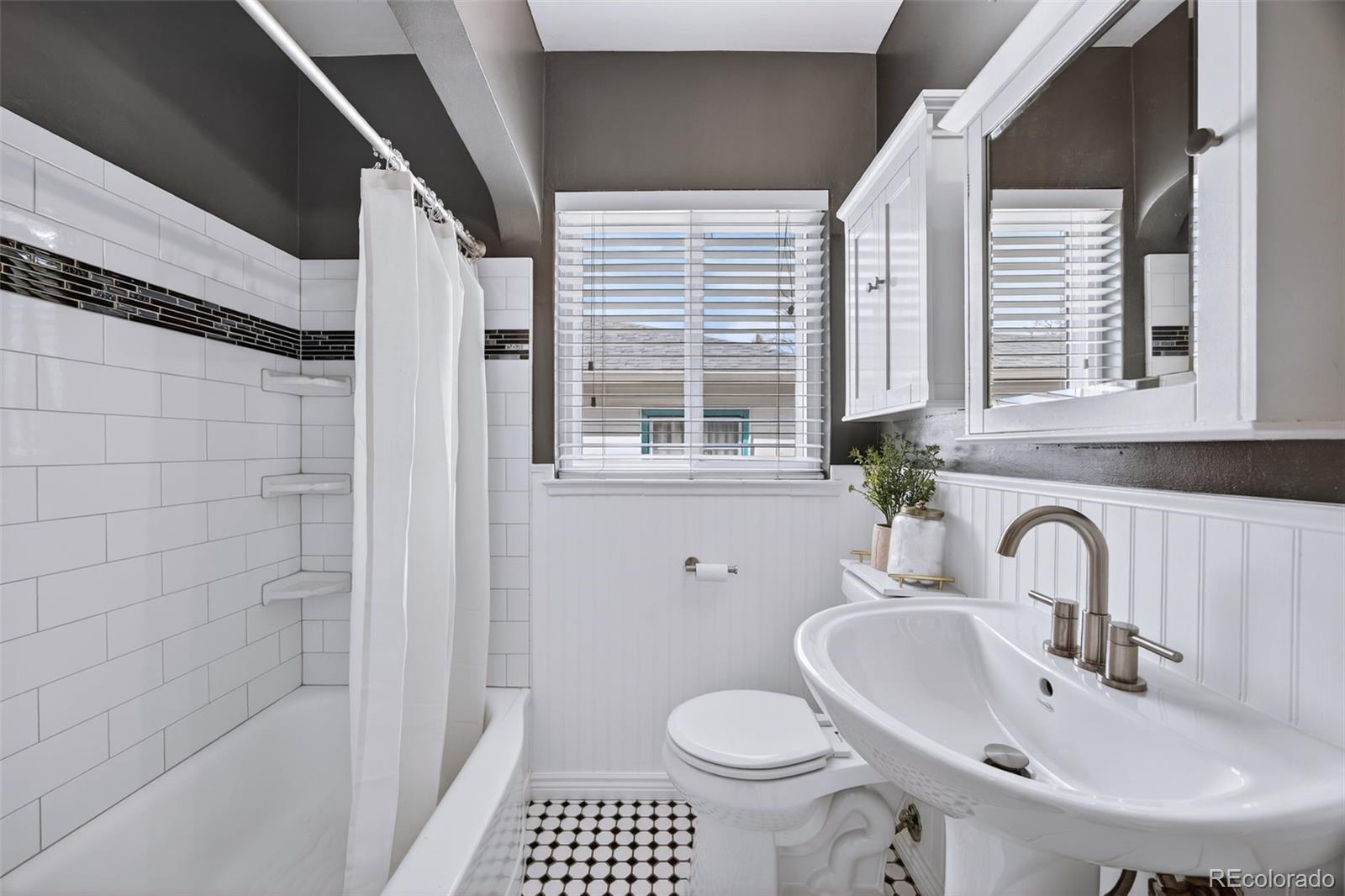 MLS Image #17 for 2595 s marion street,denver, Colorado
