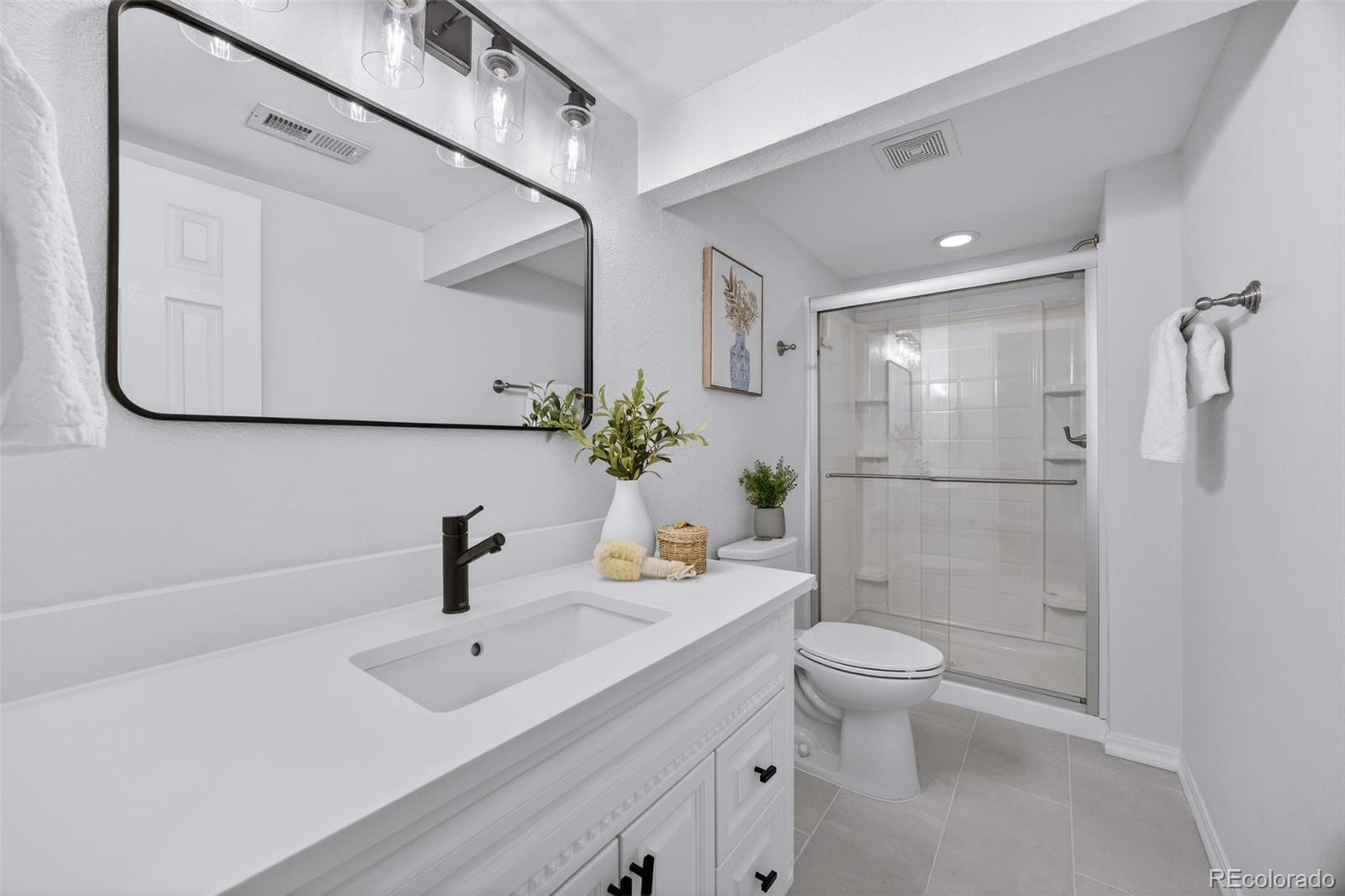 MLS Image #27 for 2595 s marion street,denver, Colorado