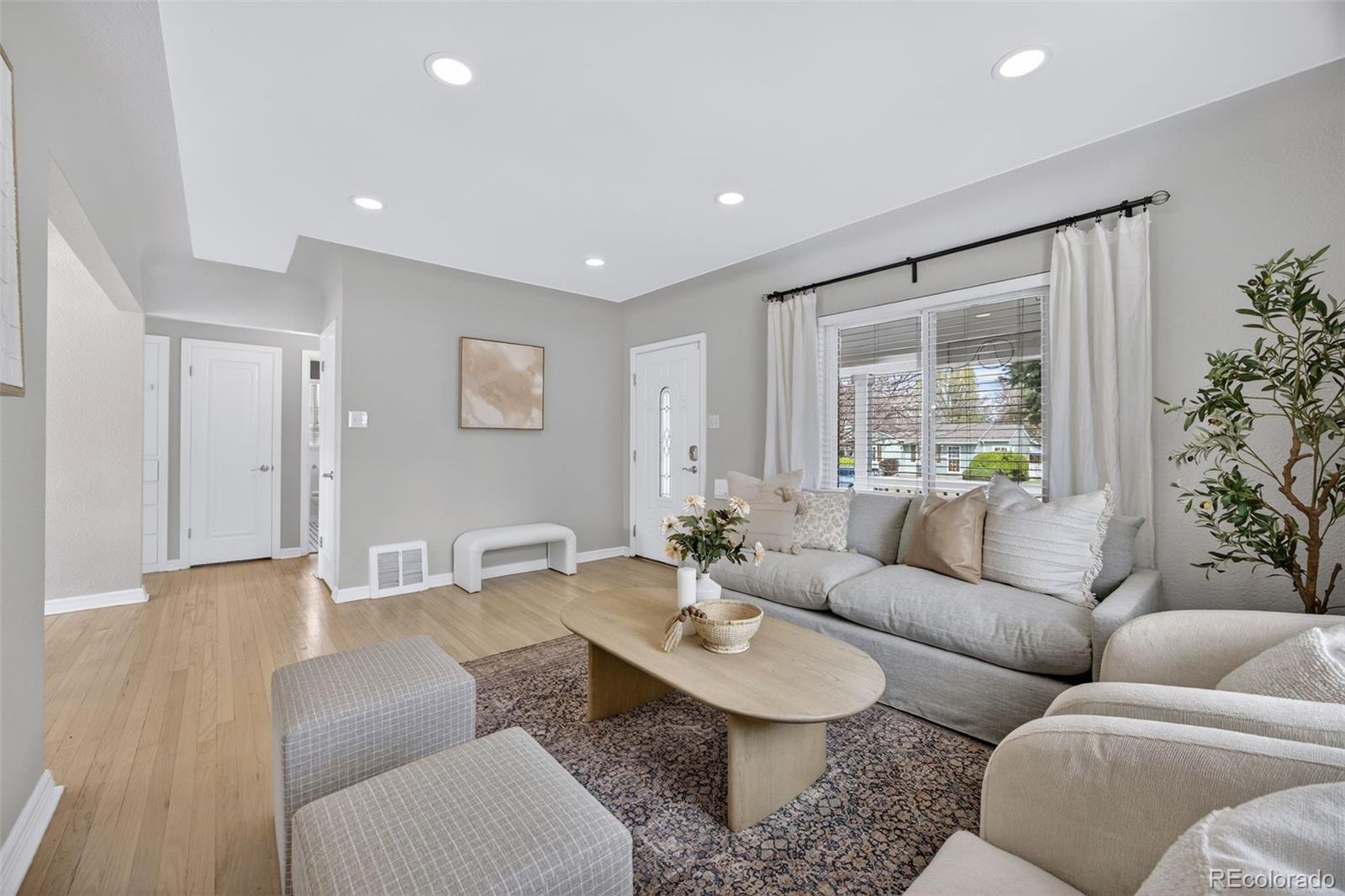 MLS Image #7 for 2595 s marion street,denver, Colorado