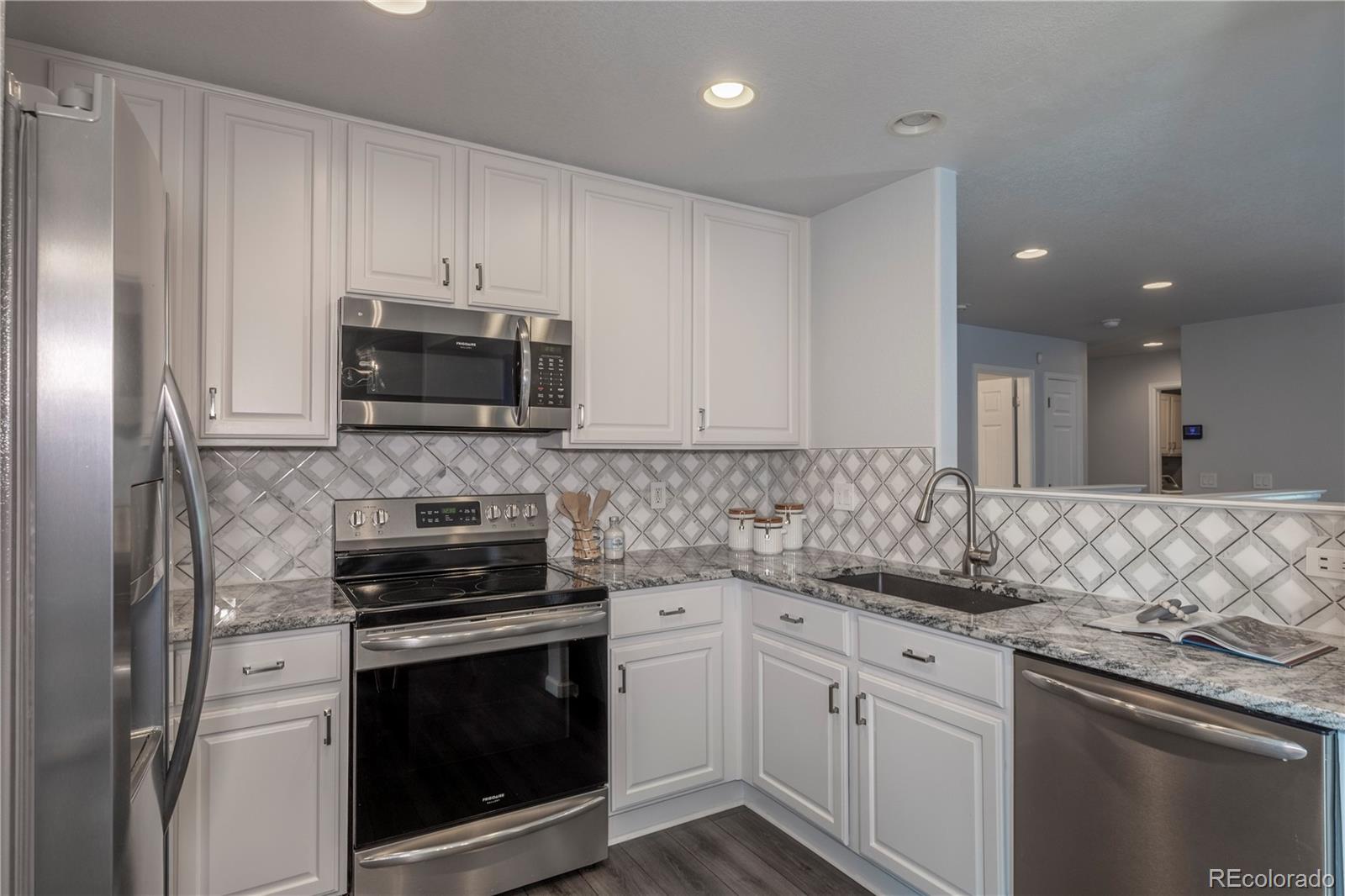 MLS Image #13 for 16496 e phillips place,englewood, Colorado