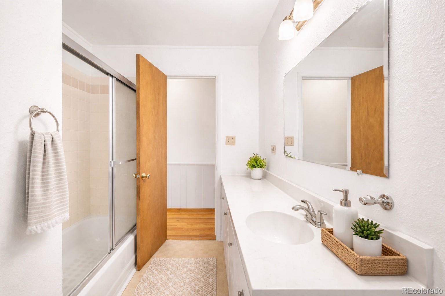 MLS Image #18 for 1773 s leyden street,denver, Colorado
