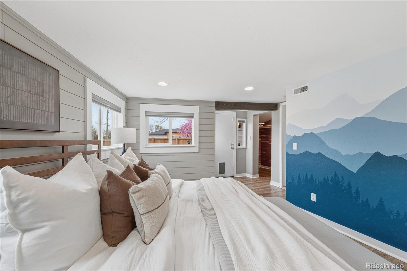 MLS Image #13 for 1290 s raleigh street,denver, Colorado