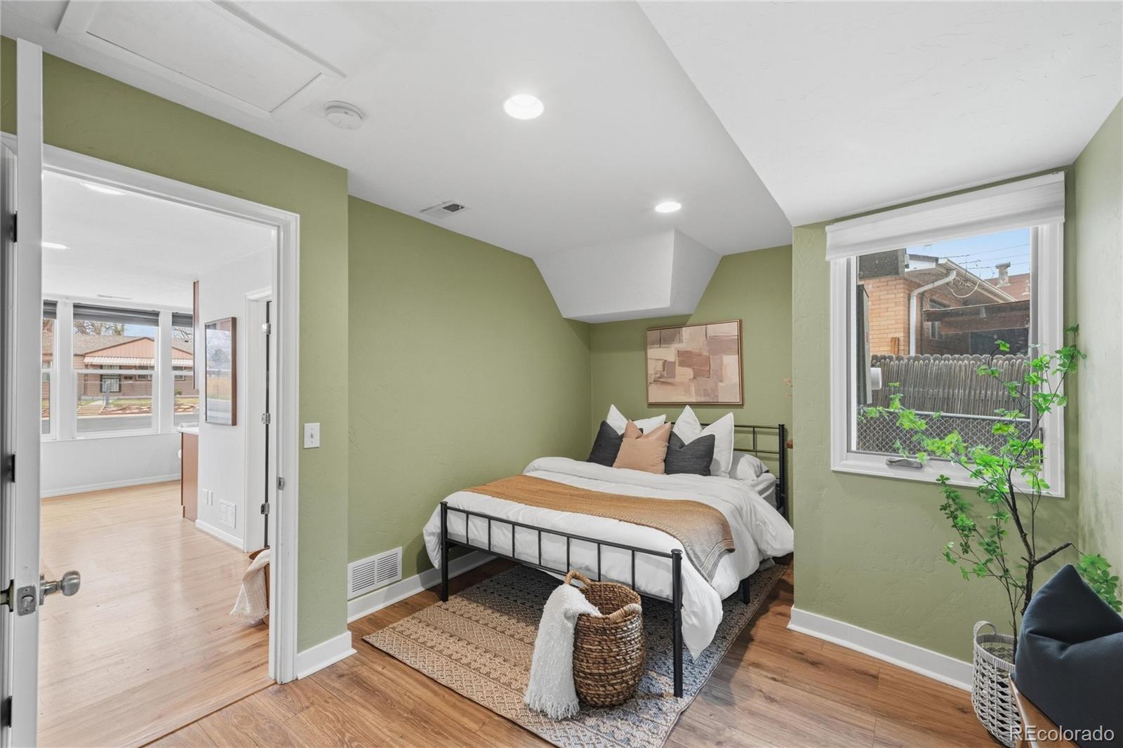 MLS Image #15 for 1290 s raleigh street,denver, Colorado