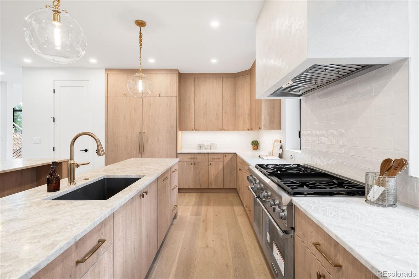 MLS Image #4 for 3930 w byron place,denver, Colorado
