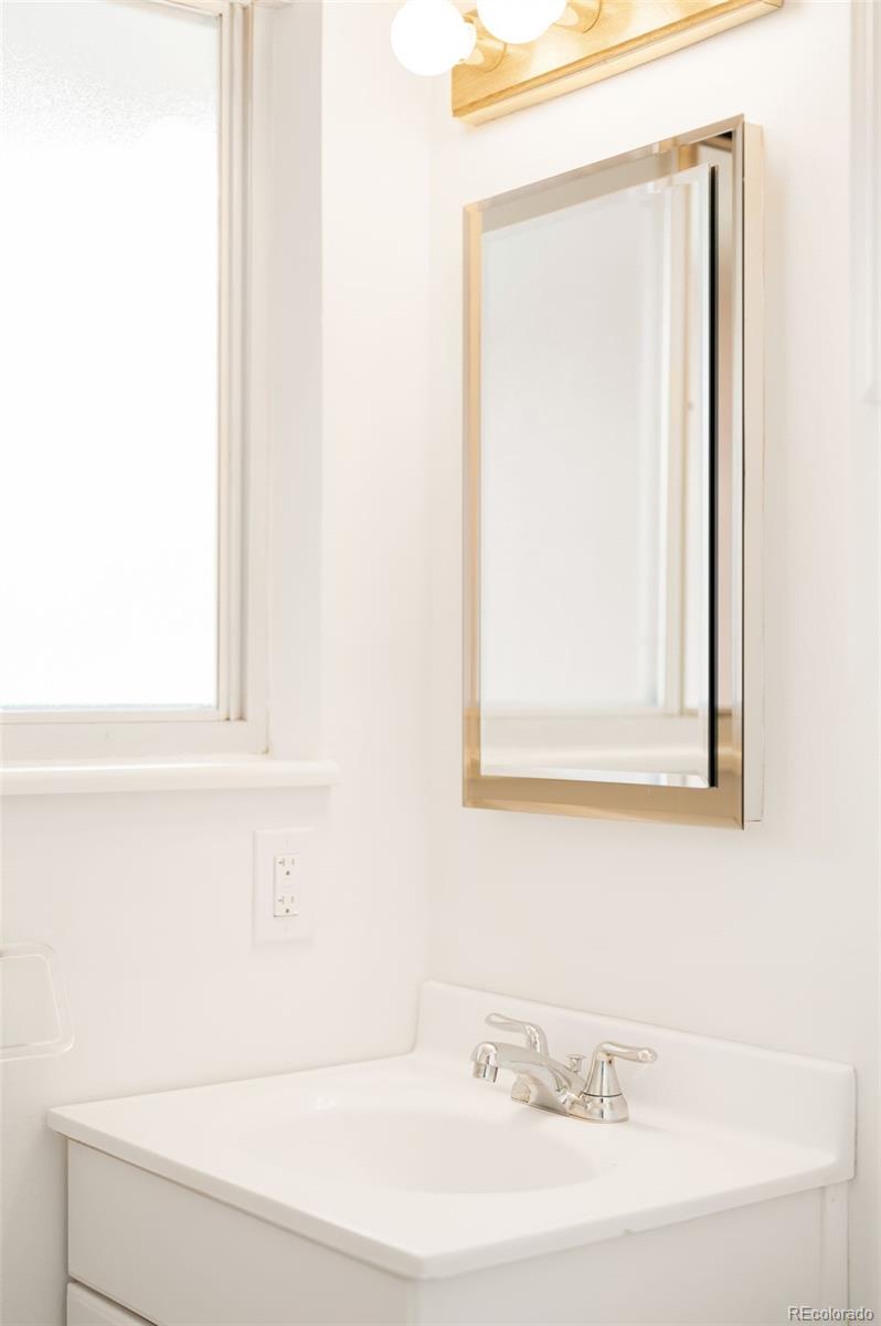 MLS Image #15 for 7042 e wesley avenue,denver, Colorado