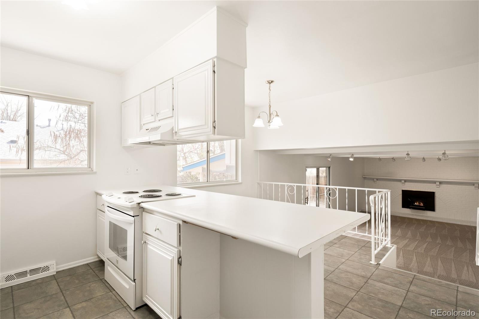 MLS Image #9 for 7042 e wesley avenue,denver, Colorado