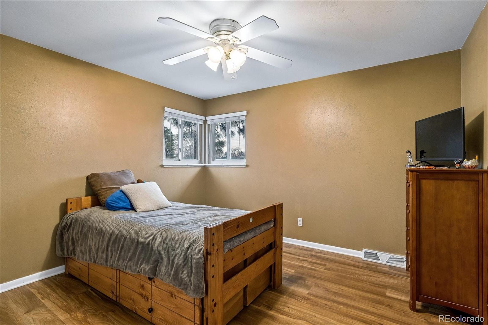MLS Image #16 for 11110 w 60th avenue,arvada, Colorado