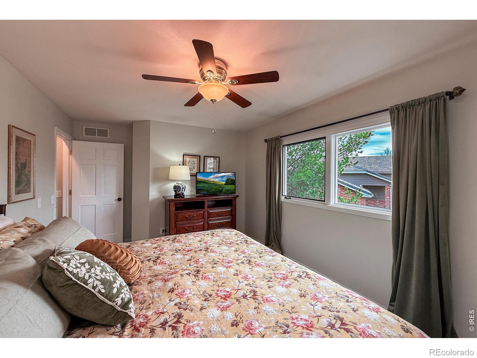 MLS Image #25 for 1204  twin peaks circle,longmont, Colorado