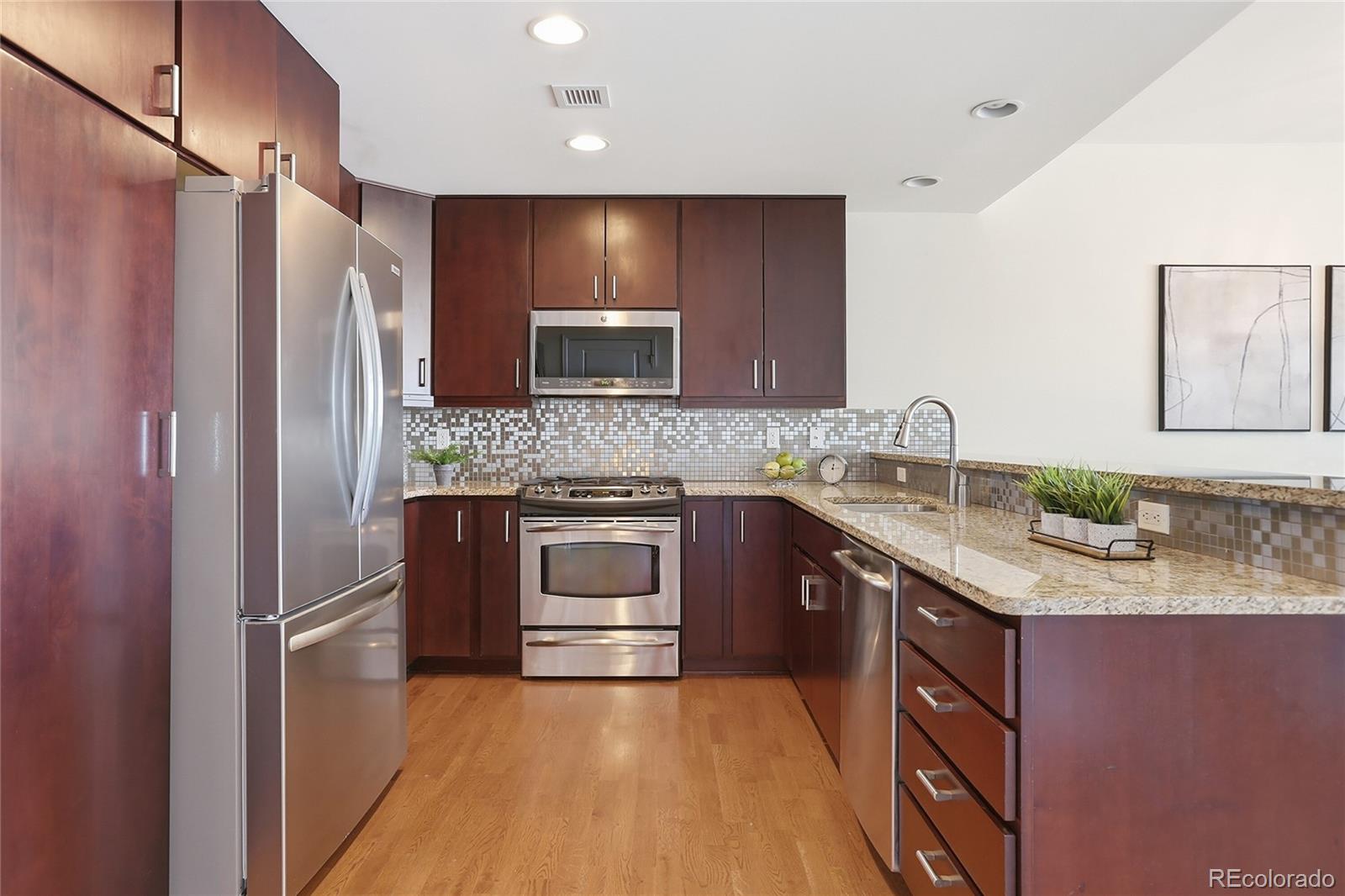MLS Image #5 for 1650  fillmore street 806,denver, Colorado