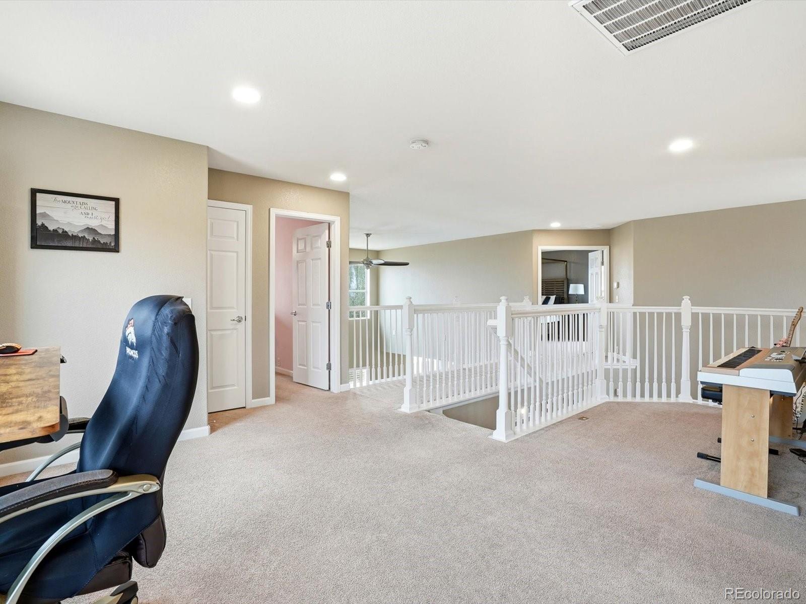 MLS Image #15 for 2626  gray wolf loop,broomfield, Colorado