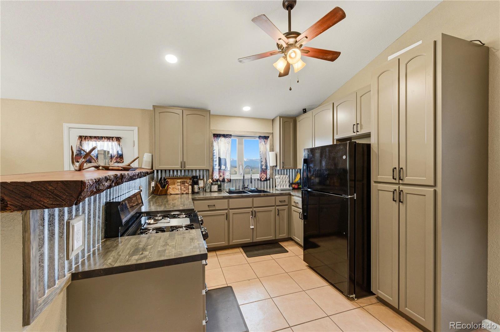 MLS Image #16 for 1312  shoshone drive,canon city, Colorado