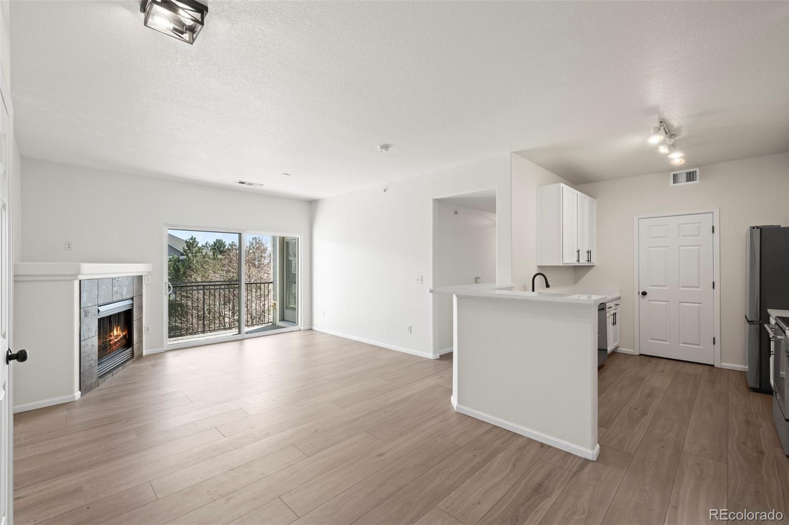 MLS Image #6 for 4451 s ammons street 301,littleton, Colorado