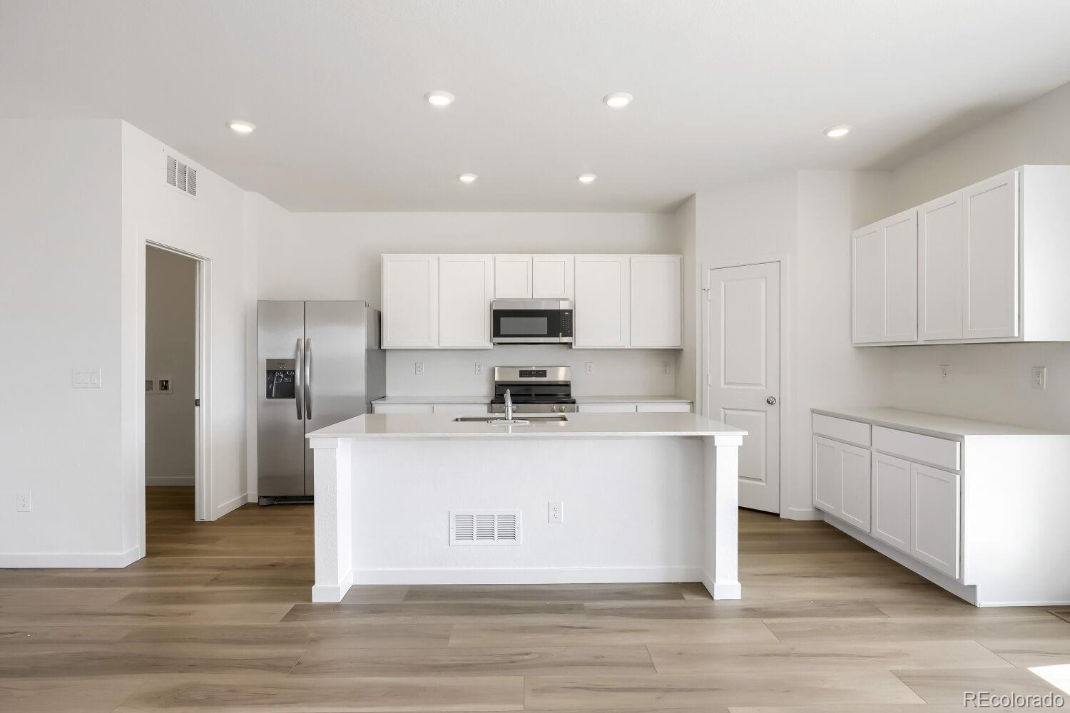 MLS Image #3 for 45894  mill avenue,bennett, Colorado