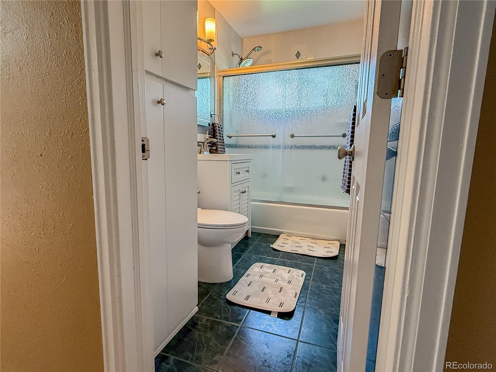 MLS Image #33 for 1425 s hudson street,denver, Colorado
