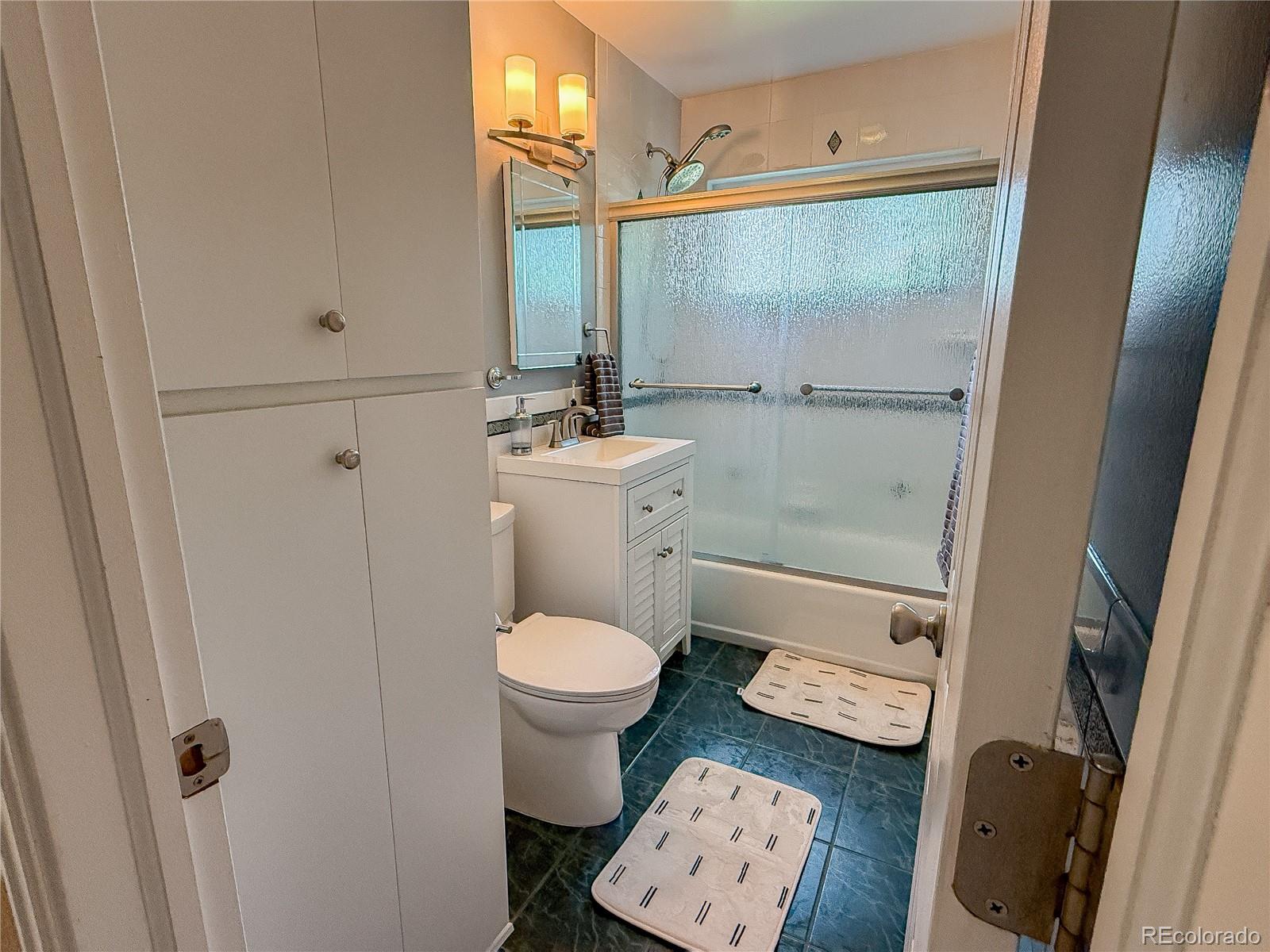 MLS Image #34 for 1425 s hudson street,denver, Colorado