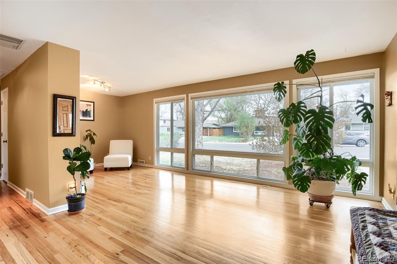 MLS Image #8 for 1425 s hudson street,denver, Colorado